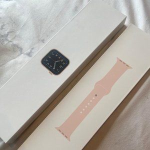 NEW Apple Watch SE 40mm Rose Gold- NEVER BEEN USED BEFORE!